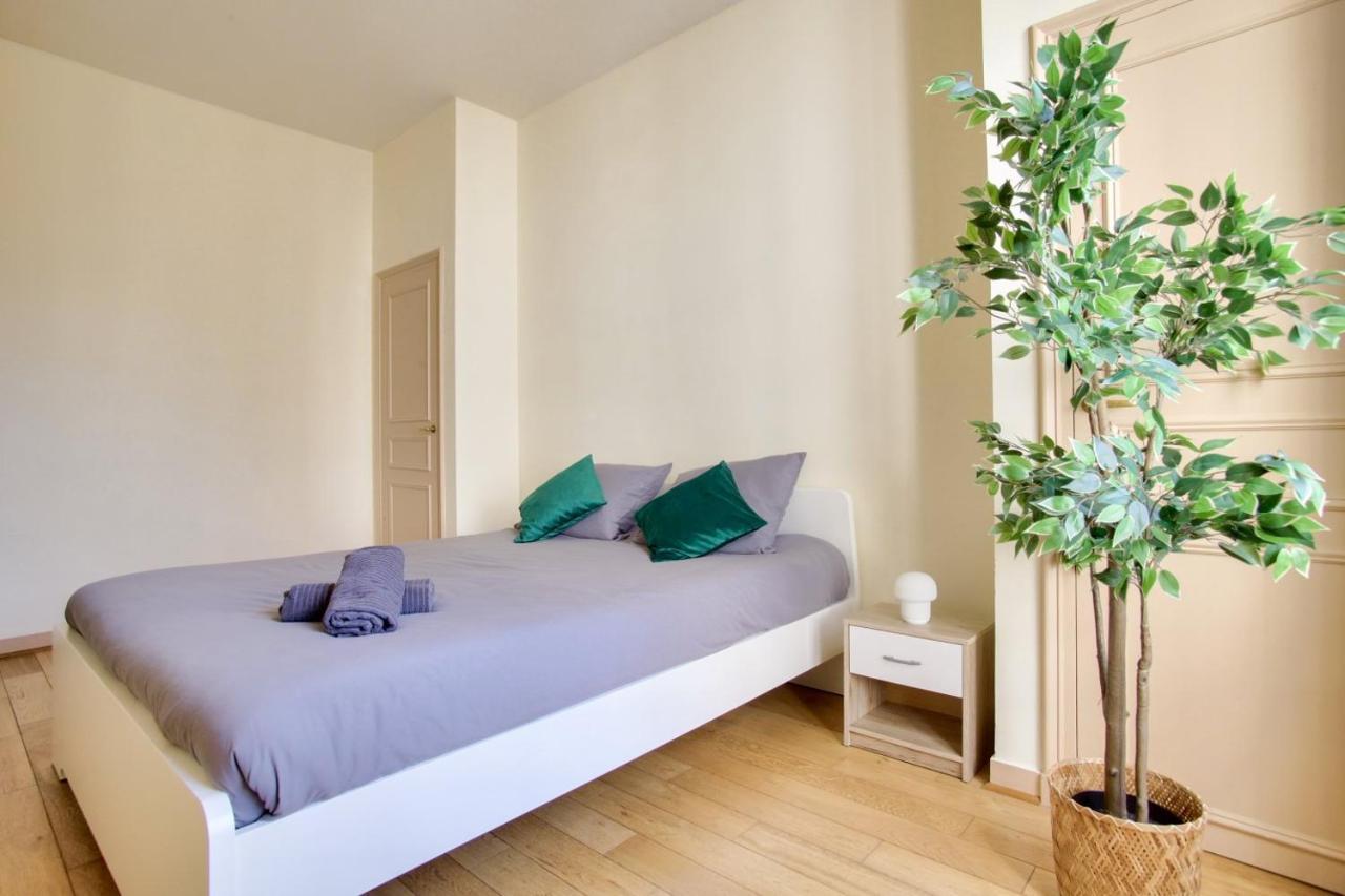 פריז 2 Bedrooms Tour Eiffel Rapp מראה חיצוני תמונה